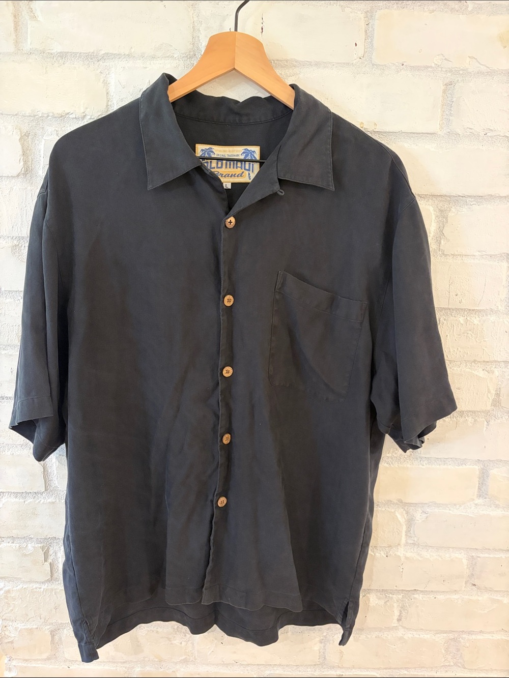 Old Maui Brand 100% silk Men’s Shirt